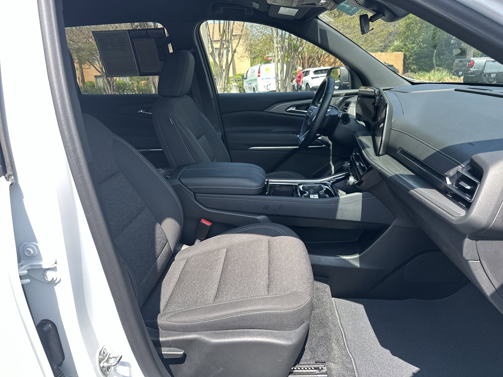 Used 2024 Chevrolet Traverse LT w/ LPO, Floor Liner Package FWD image 22