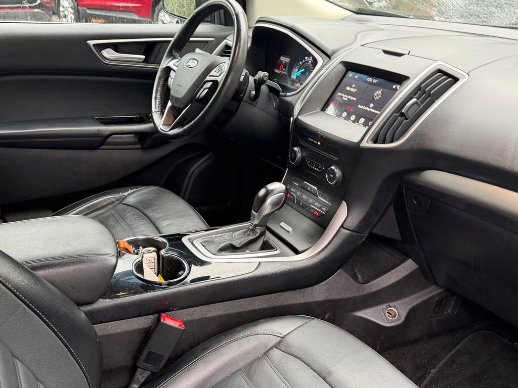 Used 2018 Ford Edge SEL w/ Equipment Group 201A FWD image 9