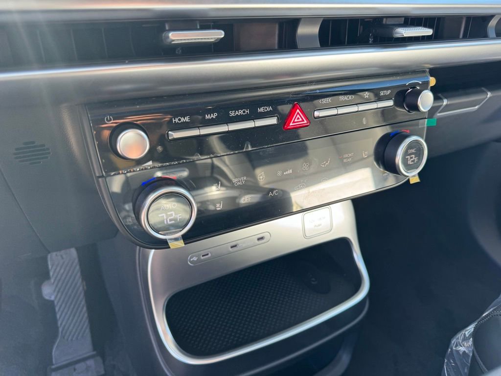 New 2026 Hyundai Ioniq 9 Limited AWD/4WD image 24