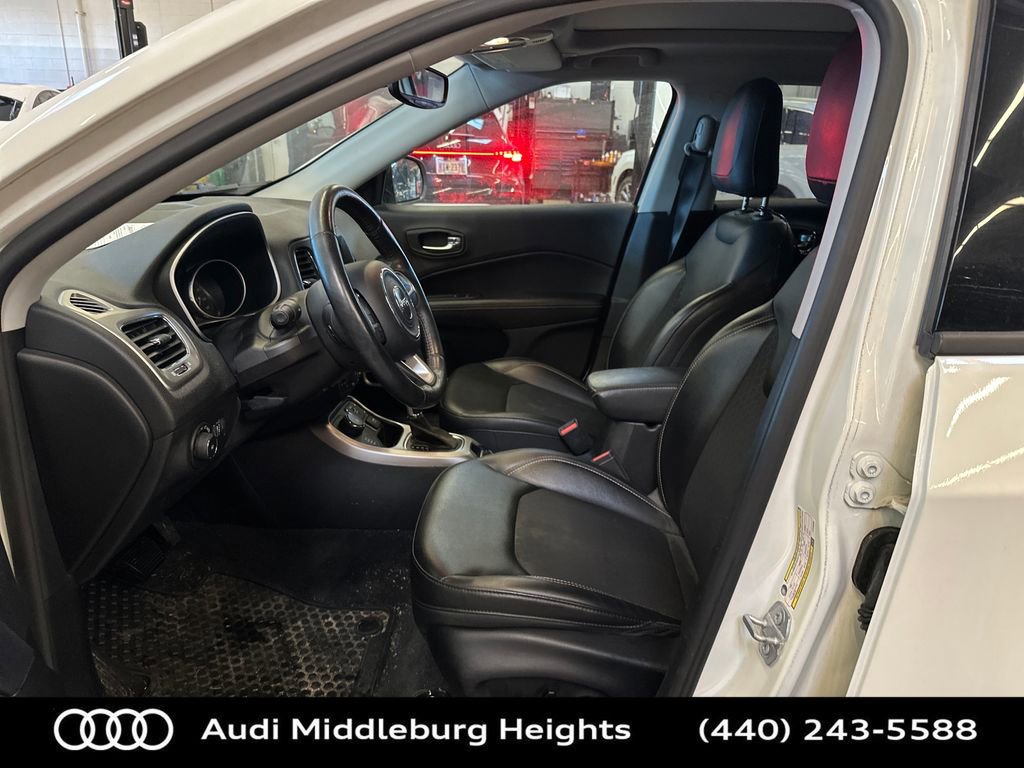 Used 2018 Jeep Compass Latitude w/ Popular Equipment Group image 10