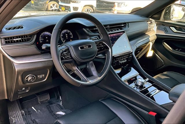 New 2025 Jeep Grand Cherokee L Overland w/ Luxury Tech Group IV image 7