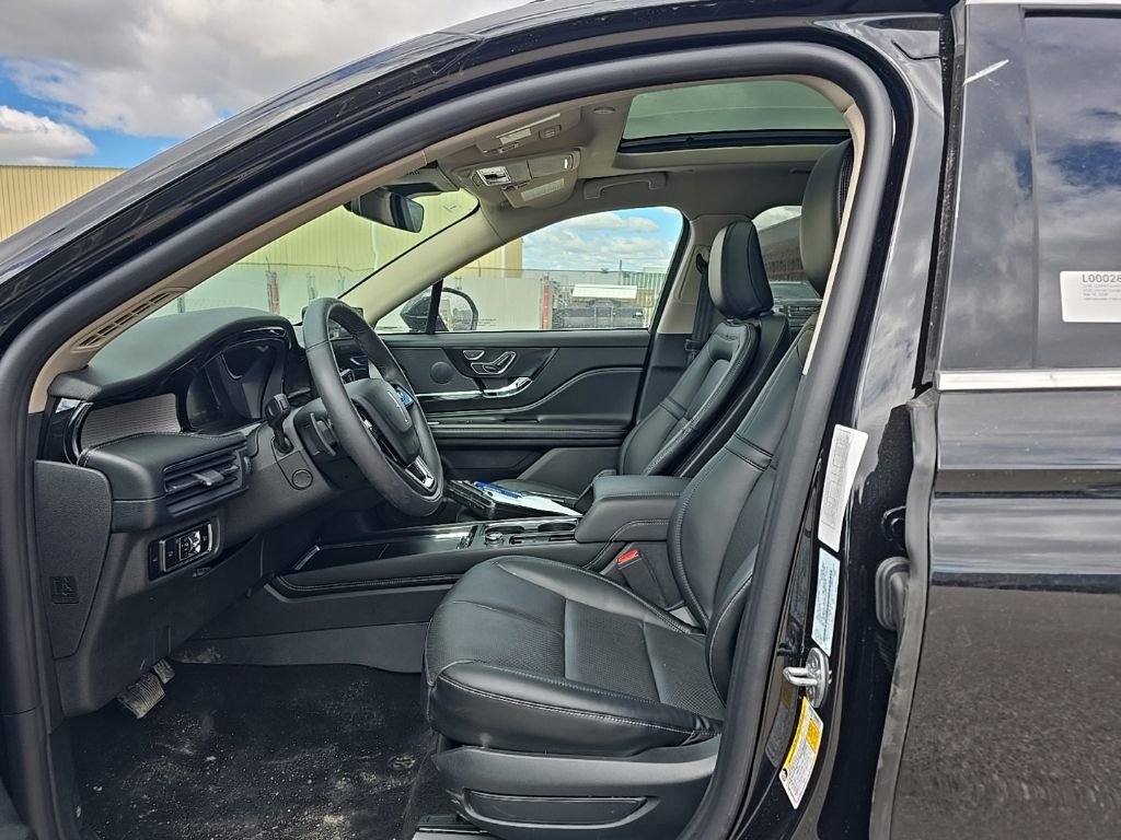 Used 2026 Lincoln Corsair Reserve AWD/4WD image 14