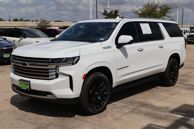 Used 2024 Chevrolet Suburban High Country w/ Premium Package 2 RWD image 3