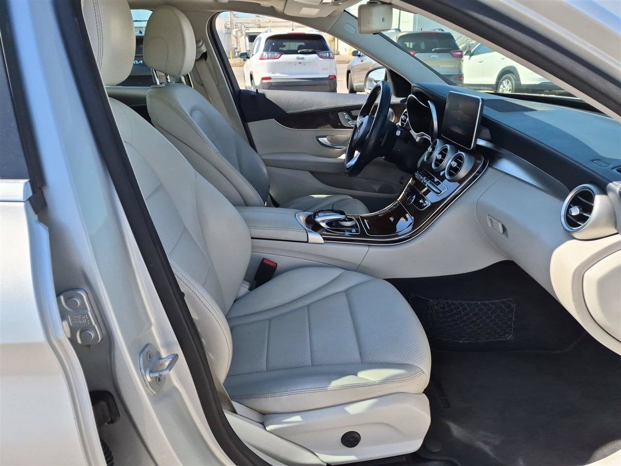 Used 2016 Mercedes-Benz C 300 4MATIC Sedan image 35