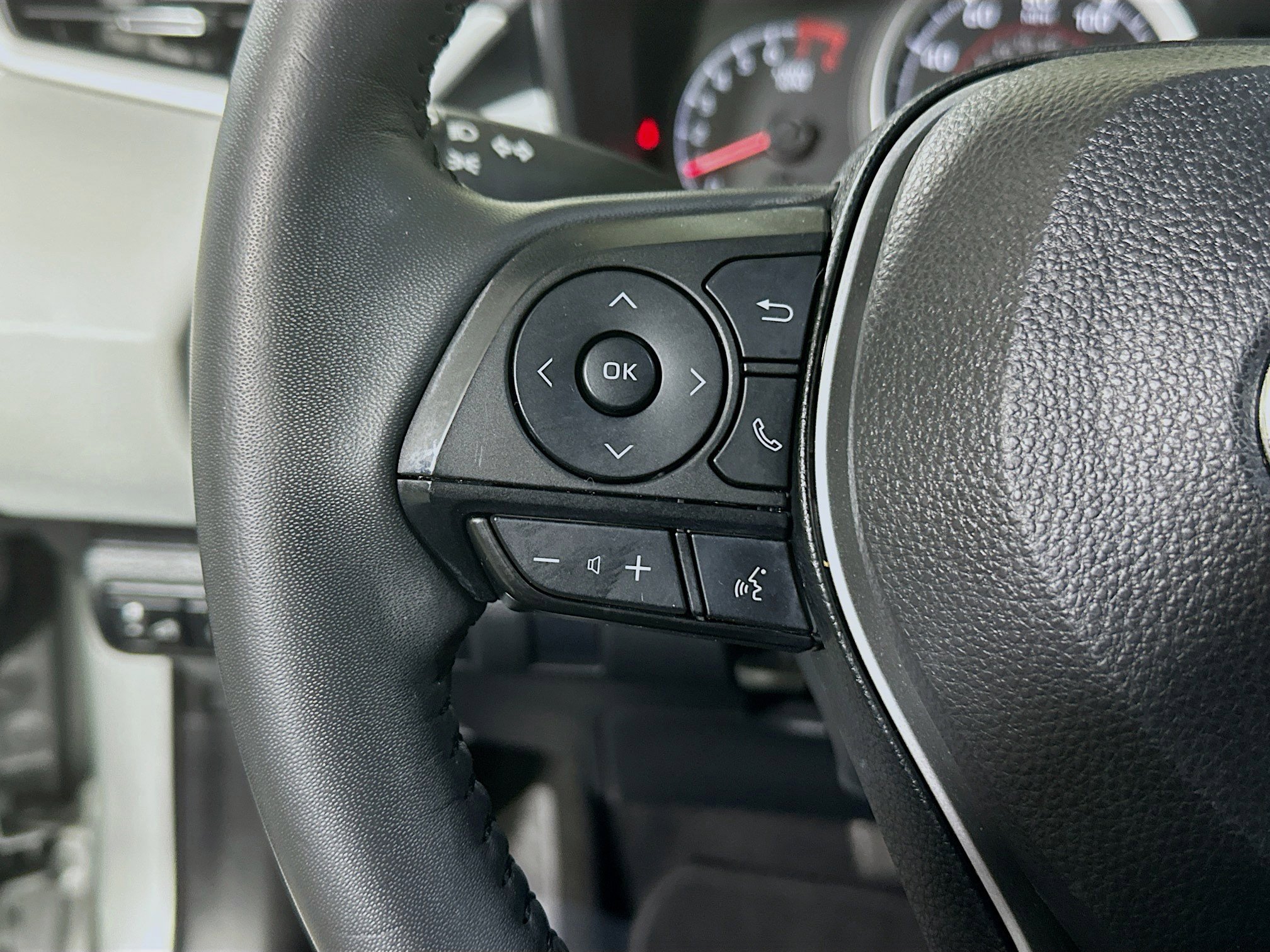 Used 2022 Toyota Corolla SE FWD image 16