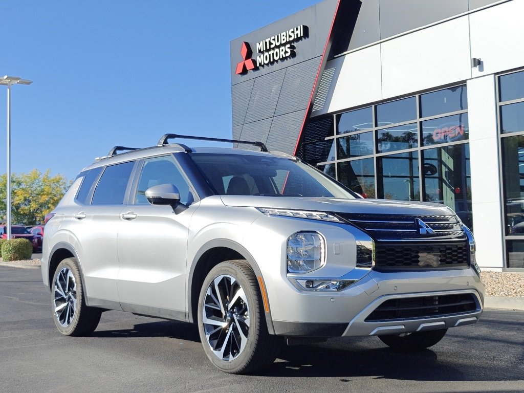 Used 2024 Mitsubishi Outlander SE