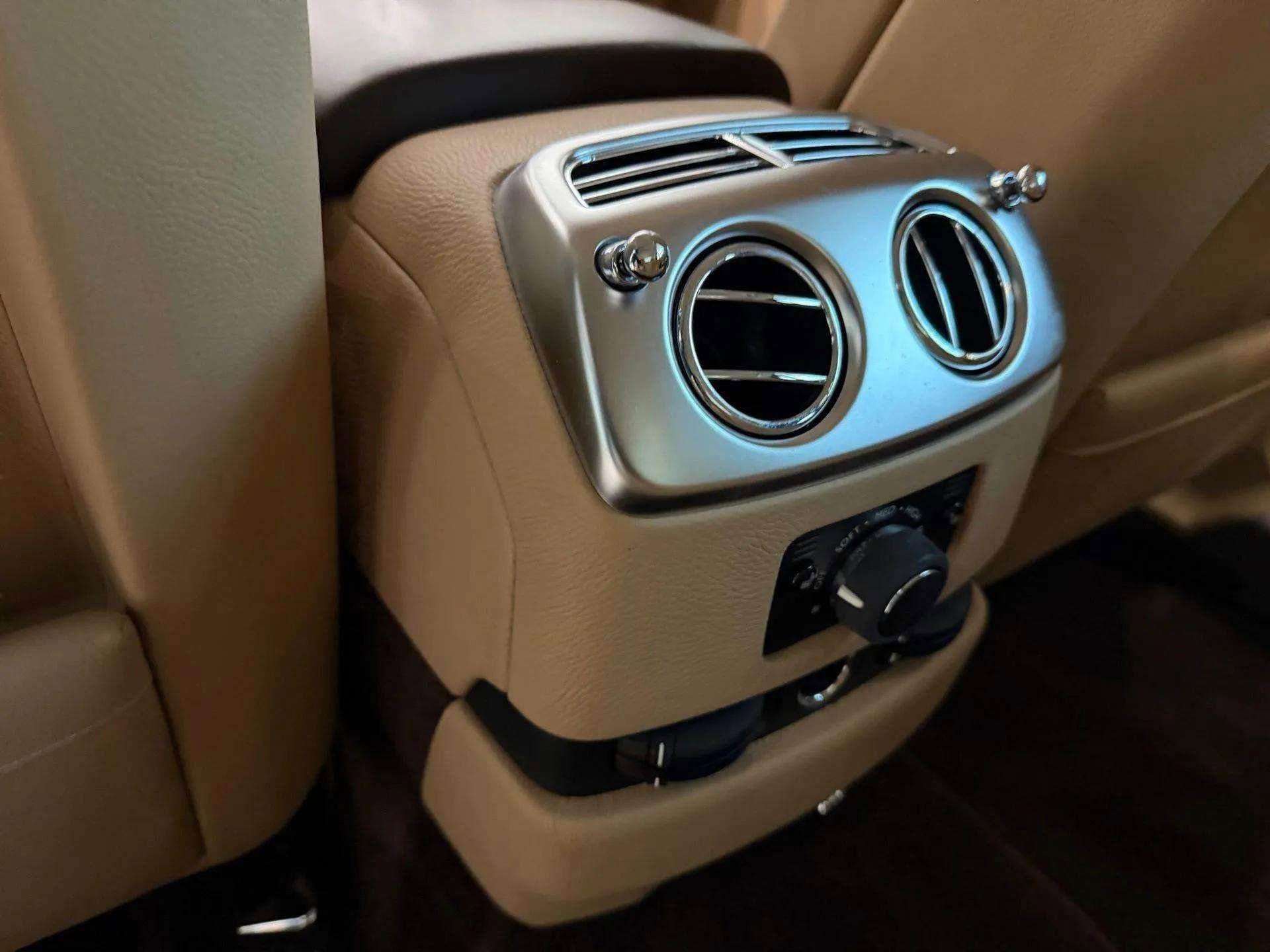 Used 2012 Rolls-Royce Ghost image 32