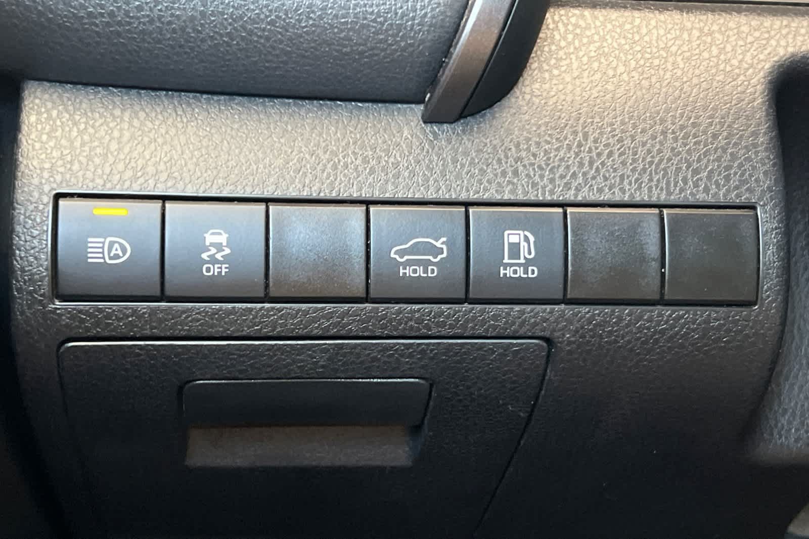 Used 2022 Toyota Camry SE FWD image 27