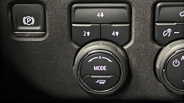 Used 2024 Chevrolet Silverado 2500 LT image 17