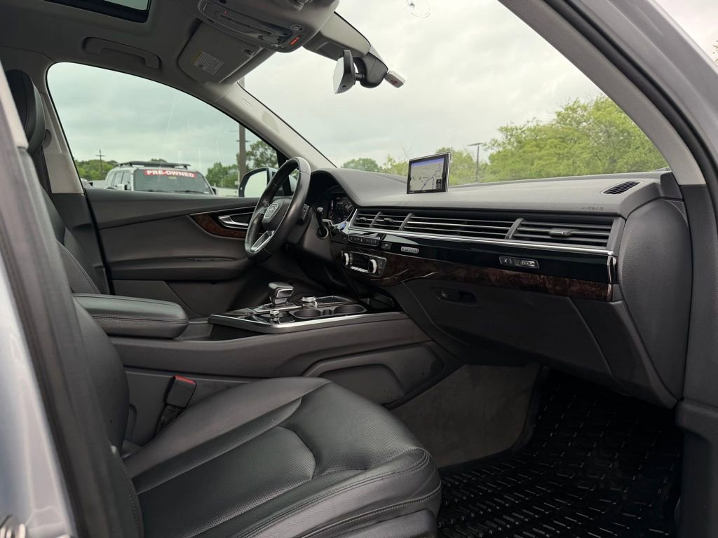 Used 2018 Audi Q7 3.0T Prestige w/ Prestige Package AWD/4WD image 29