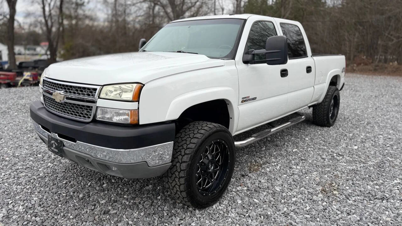 Used 2005 Chevrolet Silverado 2500 LT w/ Heavy-Duty Power Package image 3