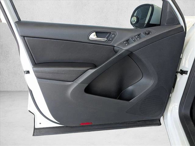 Used 2017 Volkswagen Tiguan S FWD image 13
