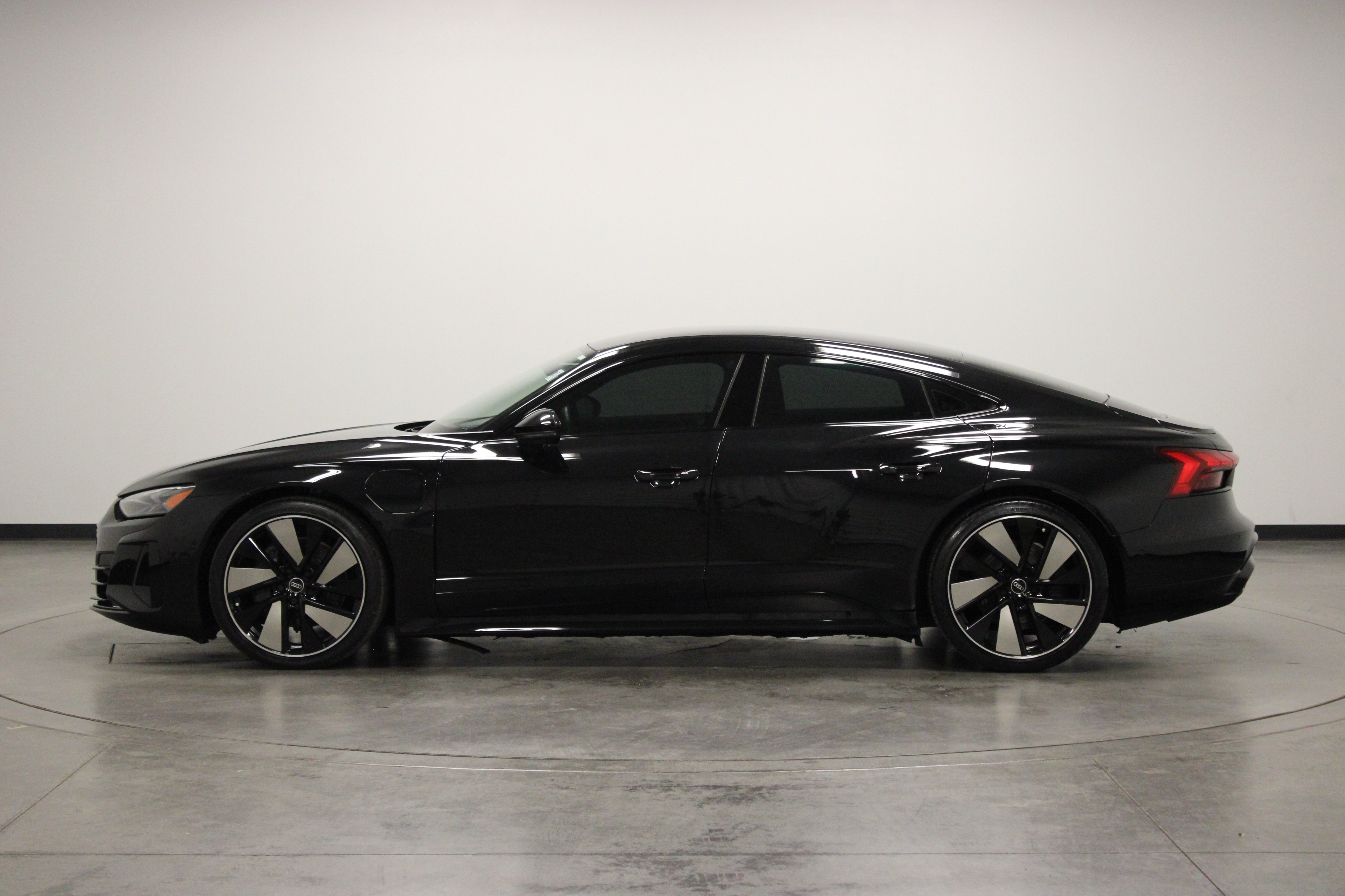 Used 2023 Audi e-tron GT Prestige w/ Prestige Package AWD/4WD image 5