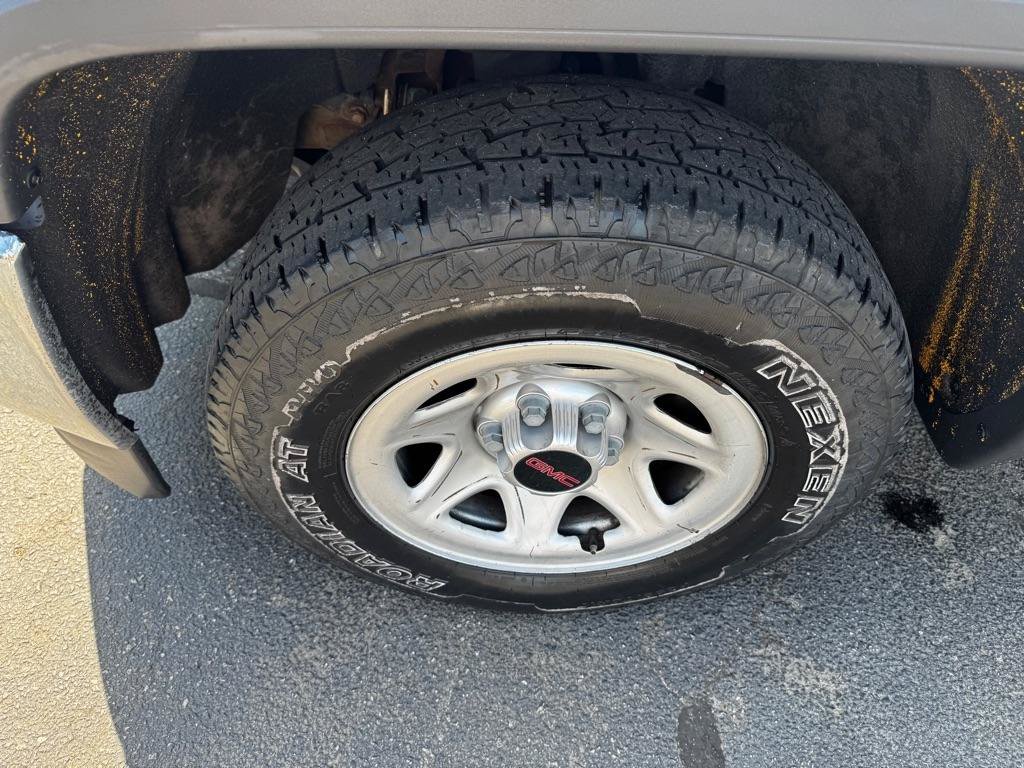 Used 2018 GMC Sierra 1500 2WD Regular Cab image 2
