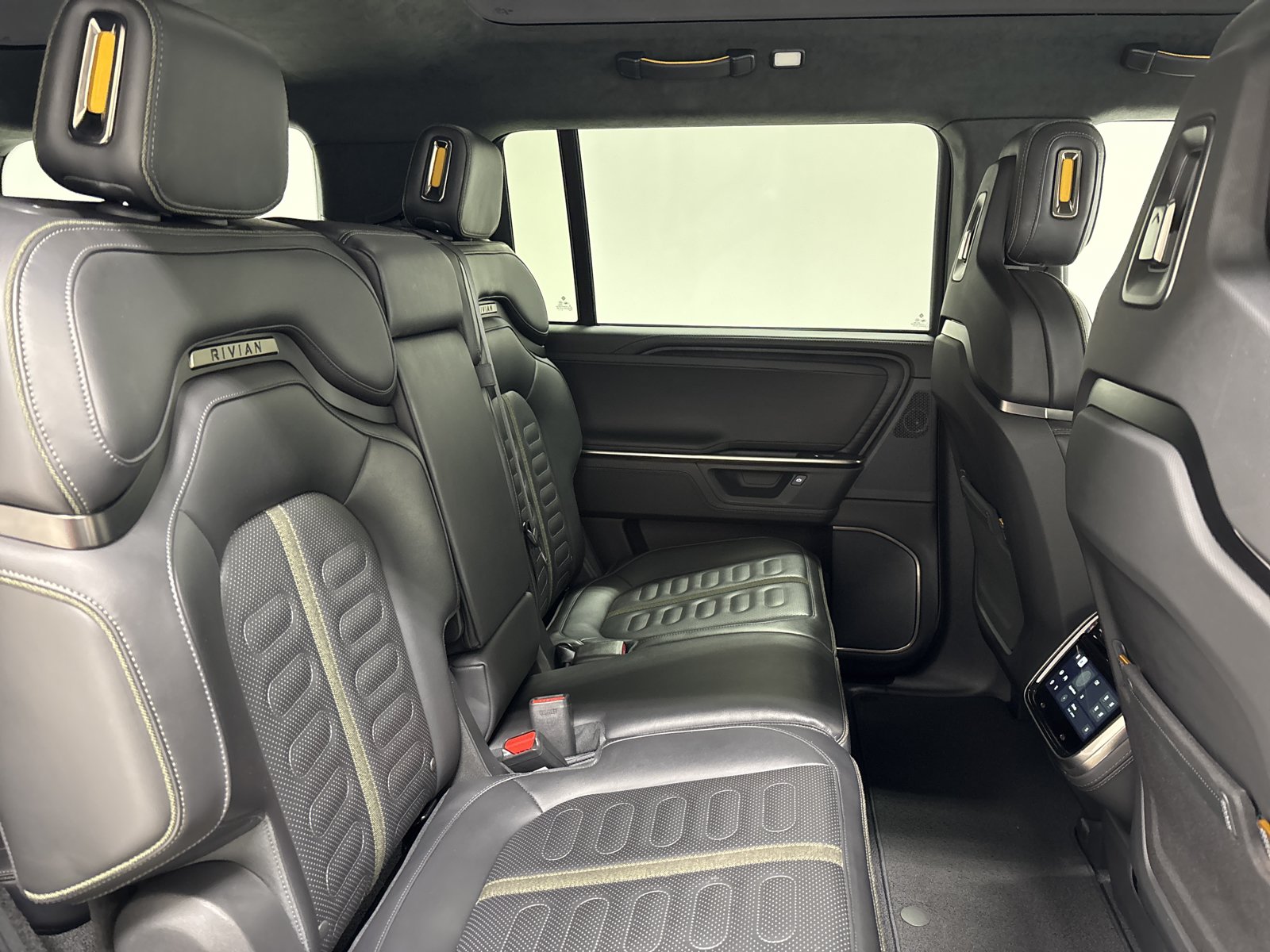 Used 2025 Rivian R1S Adventure AWD/4WD image 23