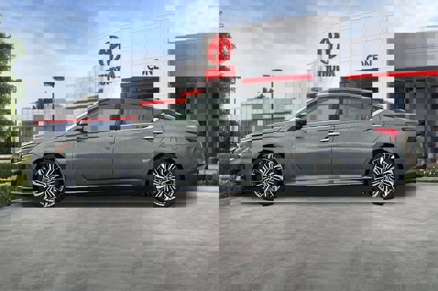 Used 2023 Nissan Altima 2.5 SL image 8