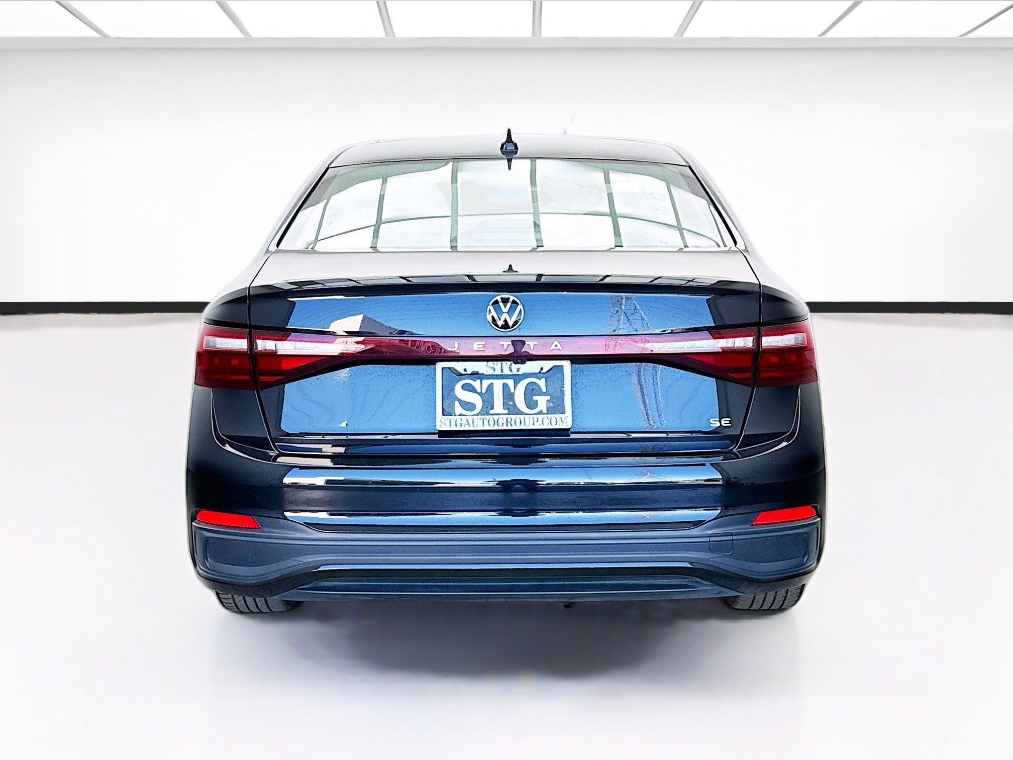 Used 2025 Volkswagen Jetta SE FWD image 5