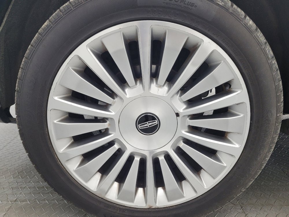 Used 2015 Lincoln Navigator 4WD w/ Equipment Group 101A Reserve image 31