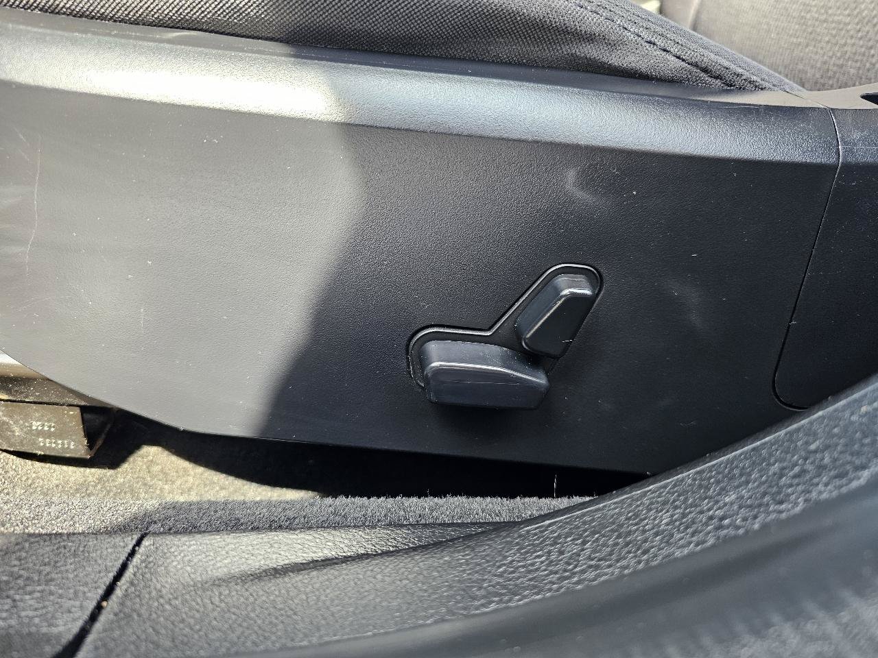 Used 2013 Chrysler 200 Touring w/ S Exterior Appearance Pkg FWD image 7