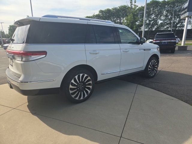 Certified 2022 Lincoln Navigator Black Label AWD/4WD image 16