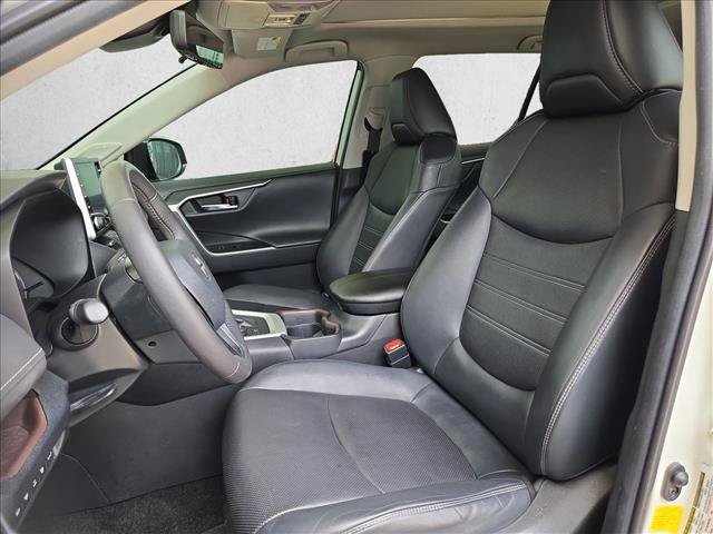 Used 2020 Toyota RAV4 Limited AWD/4WD image 17