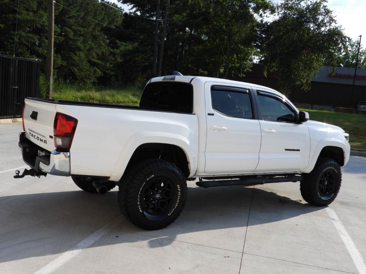 Used 2021 Toyota Tacoma SR5 RWD image 40