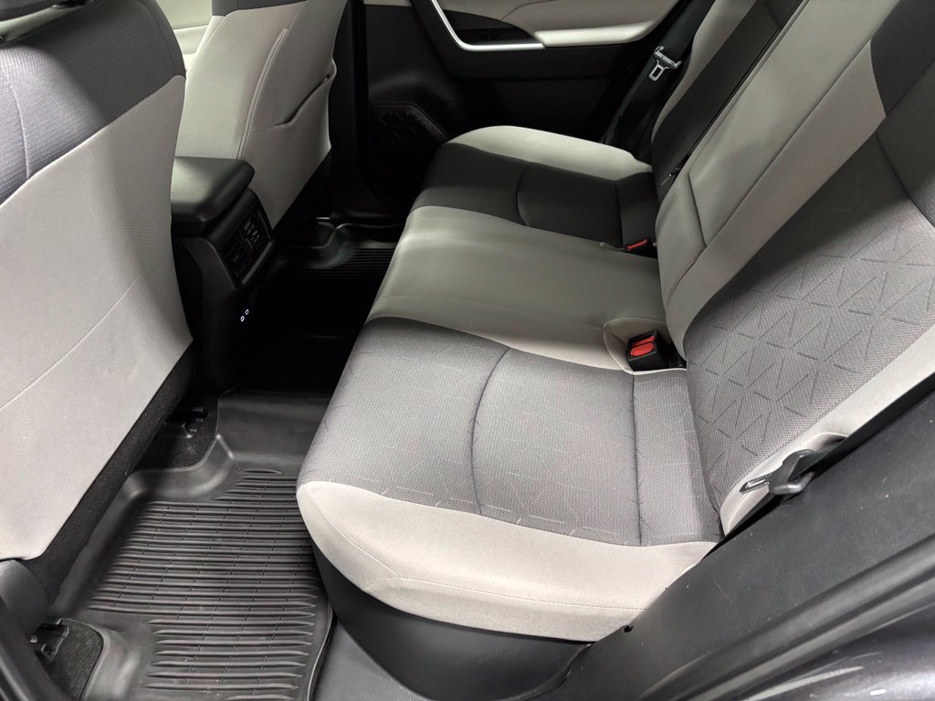 Used 2025 Toyota RAV4 XLE AWD/4WD image 43