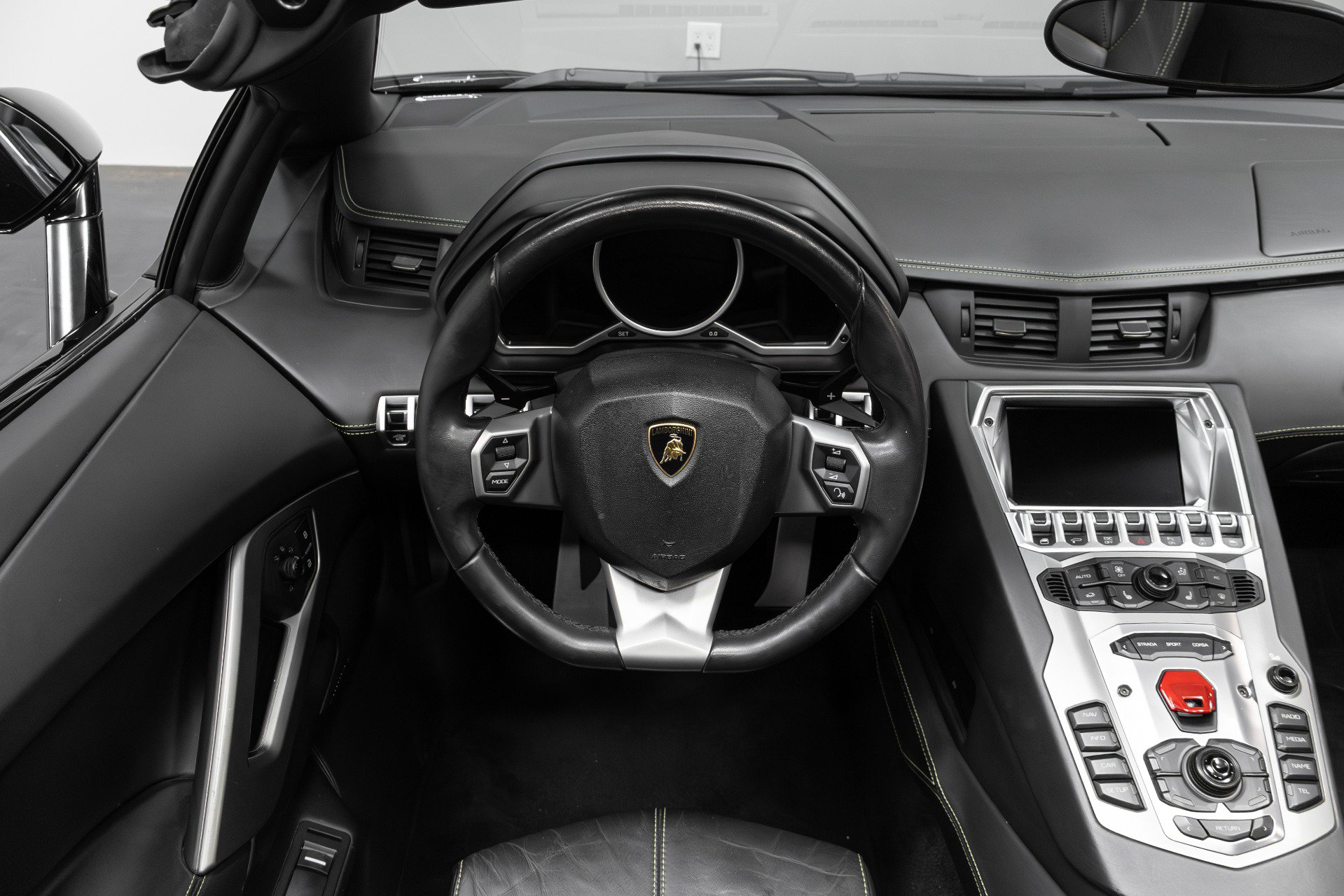 Used 2015 Lamborghini Aventador LP 700-4 image 51