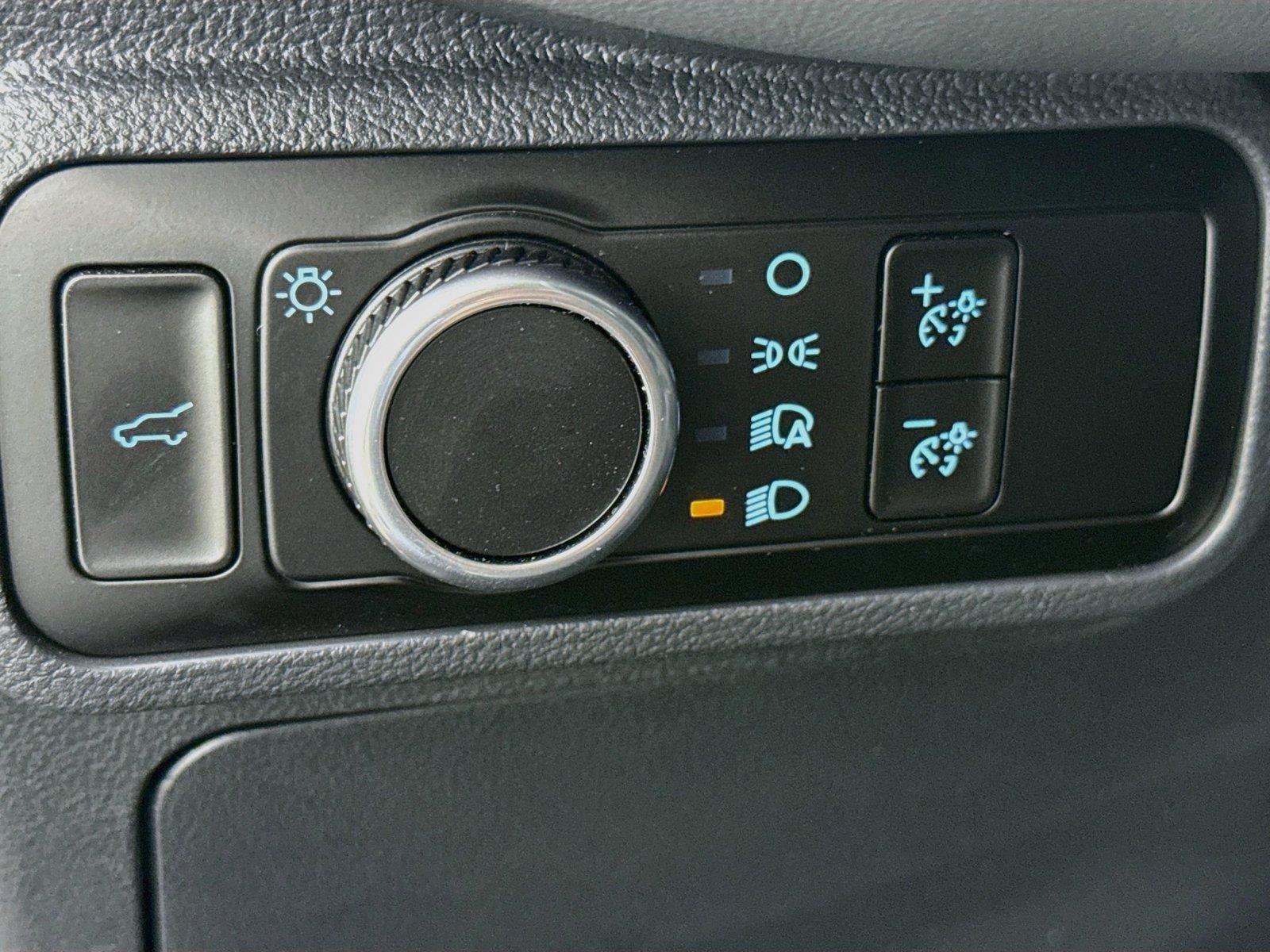 Used 2025 Ford Explorer Active RWD image 14