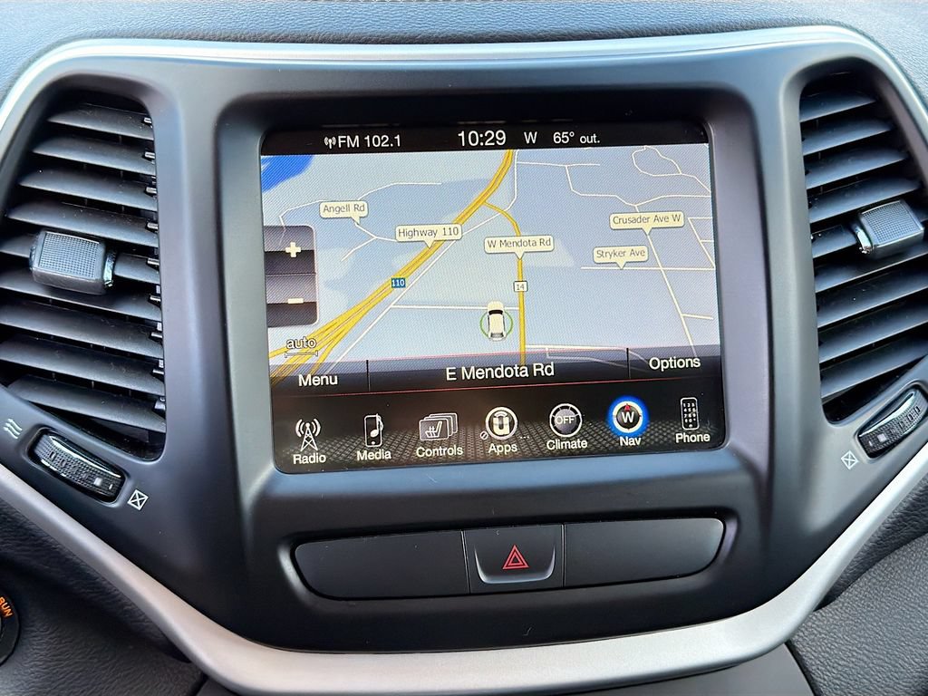 Used 2018 Jeep Cherokee Latitude Plus w/ Cold Weather Group FWD image 15