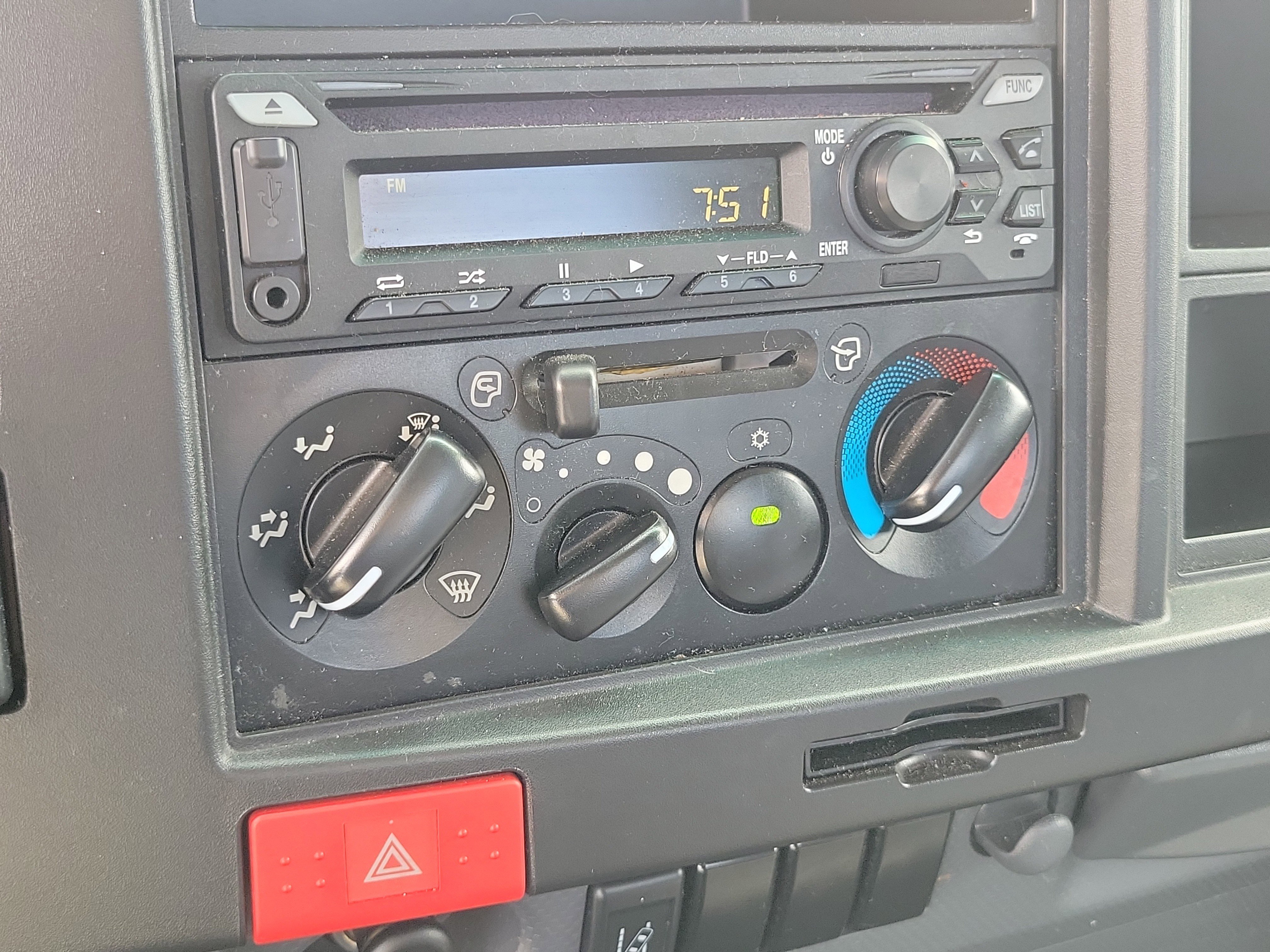 Used 2024 Isuzu NPR image 14