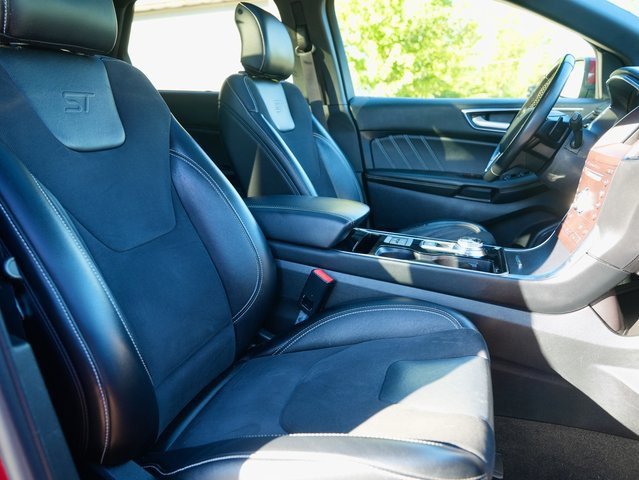 Used 2019 Ford Edge ST w/ Equipment Group 401A image 9