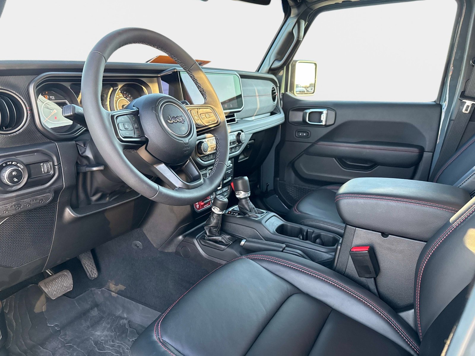 Certified 2025 Jeep Gladiator Rubicon w/ Safety Group image 32