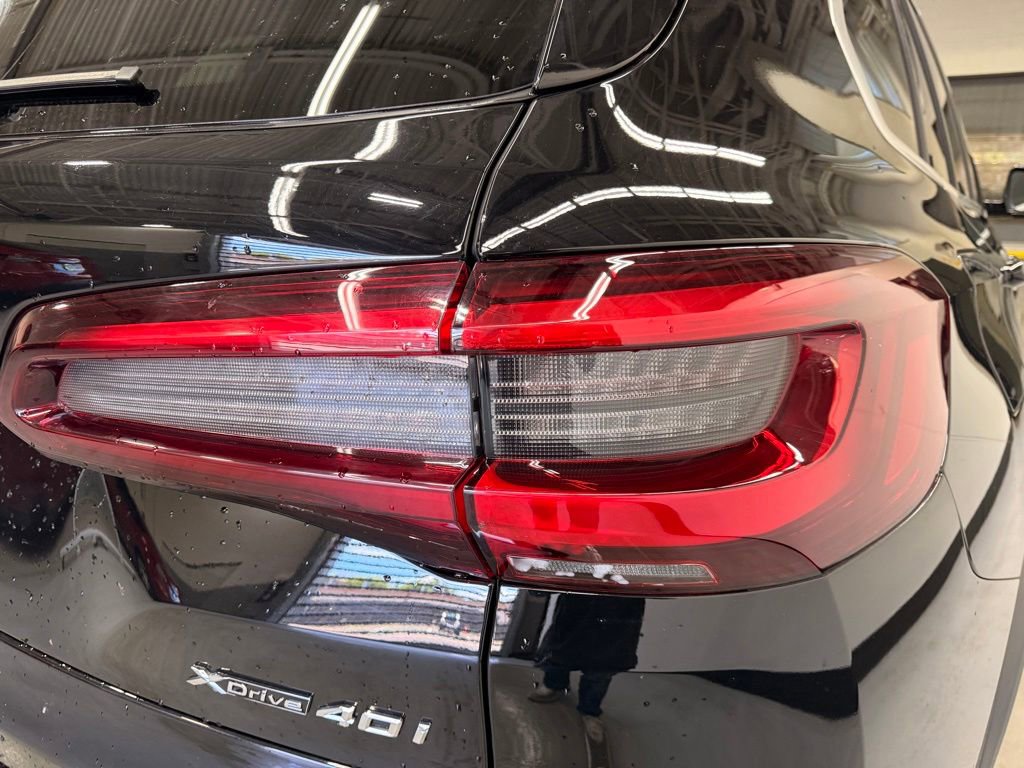 Used 2022 BMW X5 xDrive40i w/ Premium Package AWD/4WD image 5