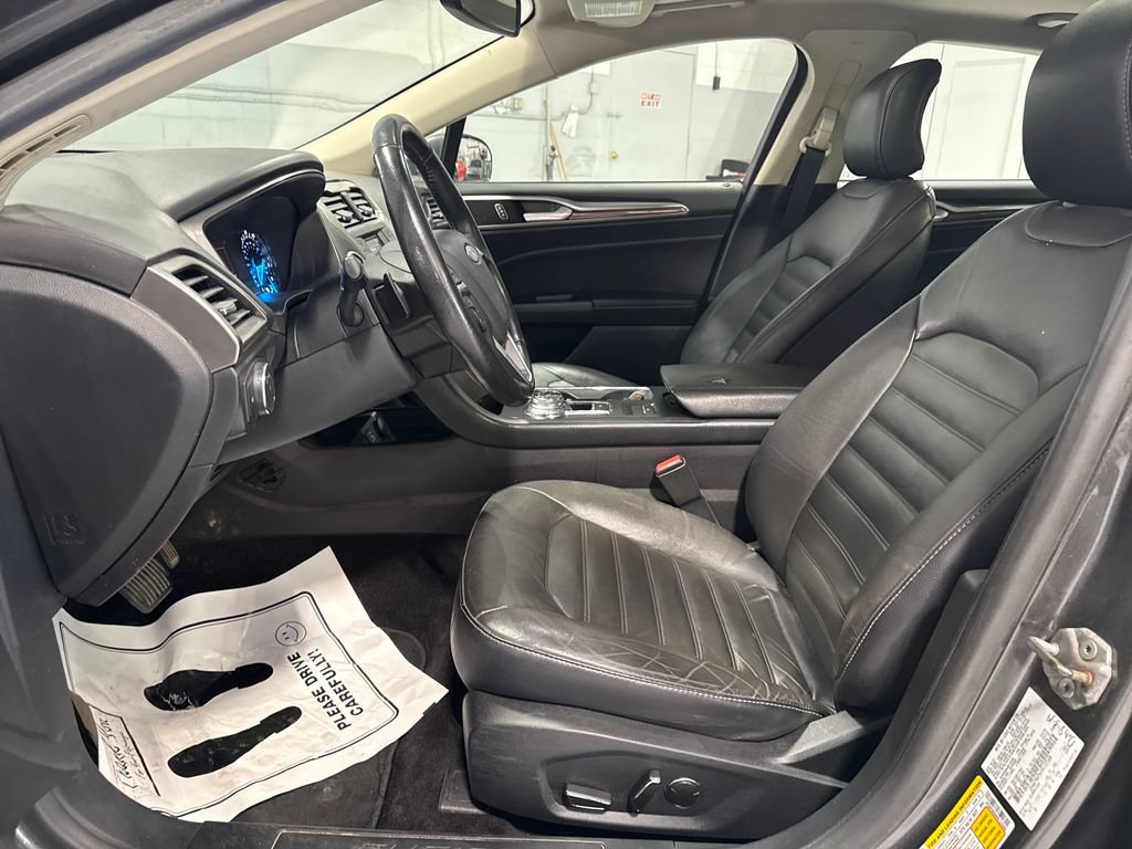Used 2017 Ford Fusion SE FWD image 27
