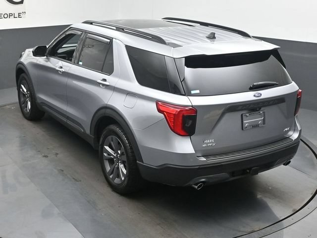 Used 2022 Ford Explorer XLT w/ Equipment Group 202A AWD/4WD image 44