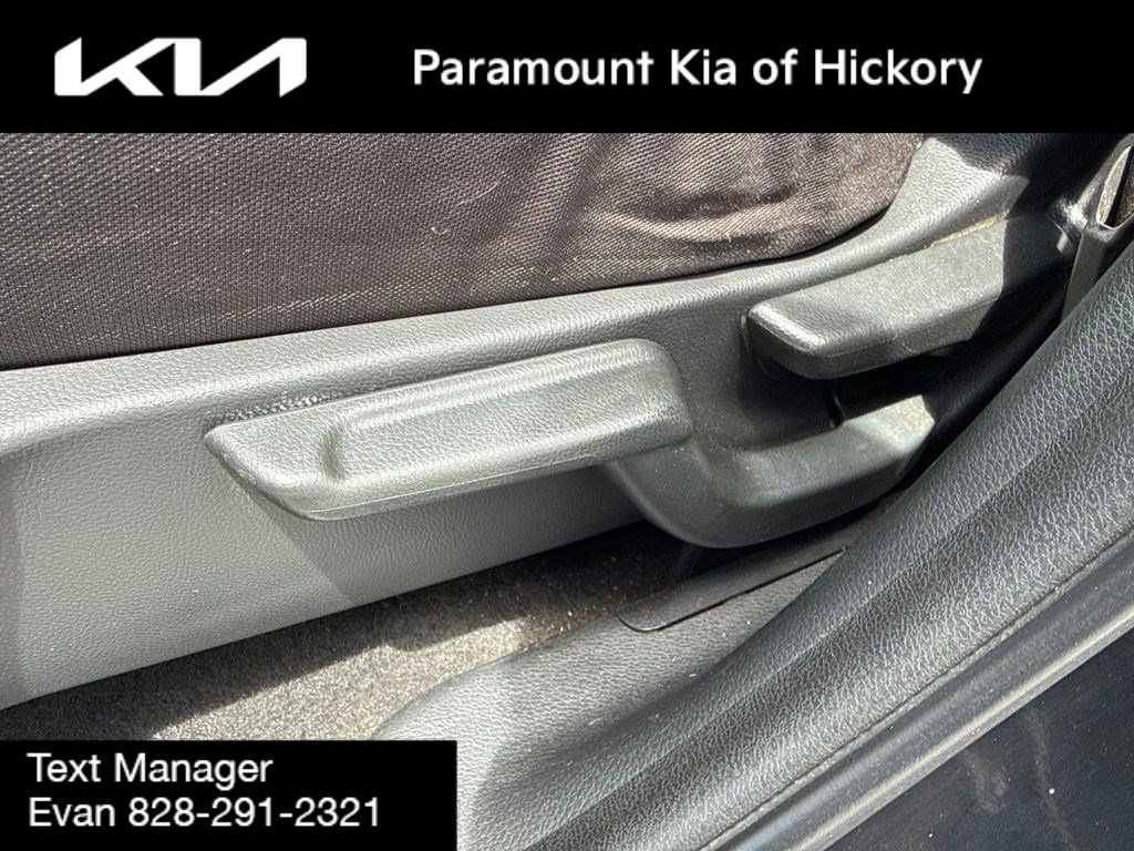 Used 2017 Honda HR-V LX image 18