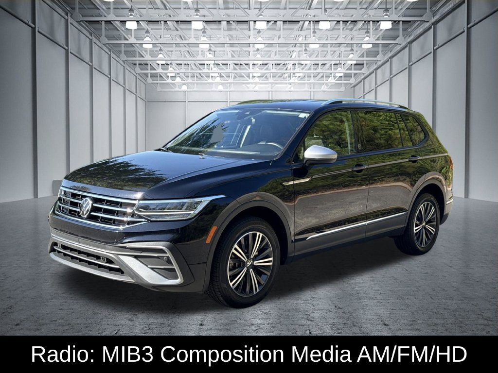 Used 2024 Volkswagen Tiguan SE FWD image 3