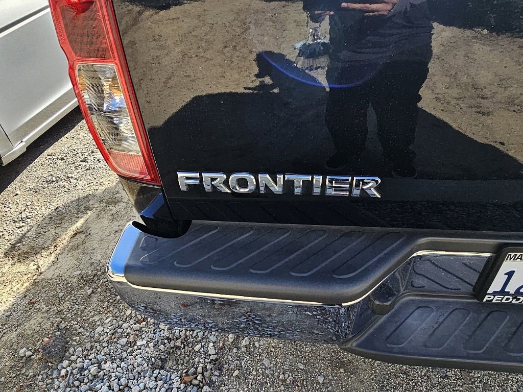 Used 2019 Nissan Frontier SV image 7