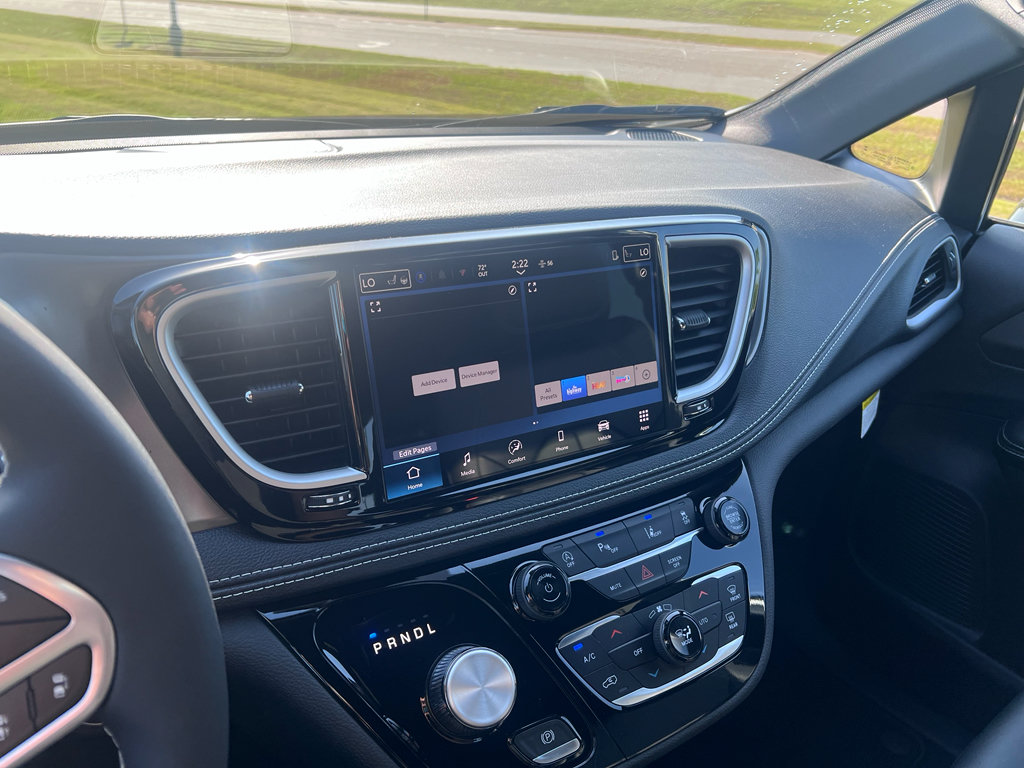 New 2026 Chrysler Pacifica Select FWD image 23
