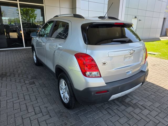 Used 2015 Chevrolet Trax LT w/ LT Sun and Sound Package AWD/4WD image 2