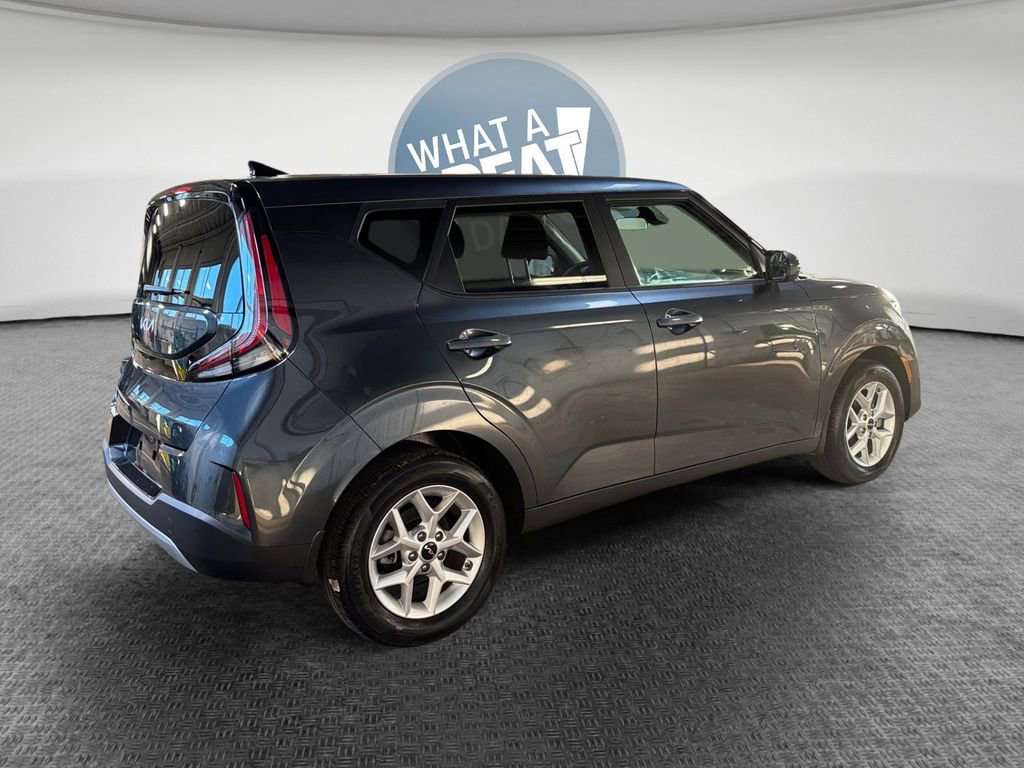 Certified 2025 Kia Soul LX w/ LX Technology Package image 3