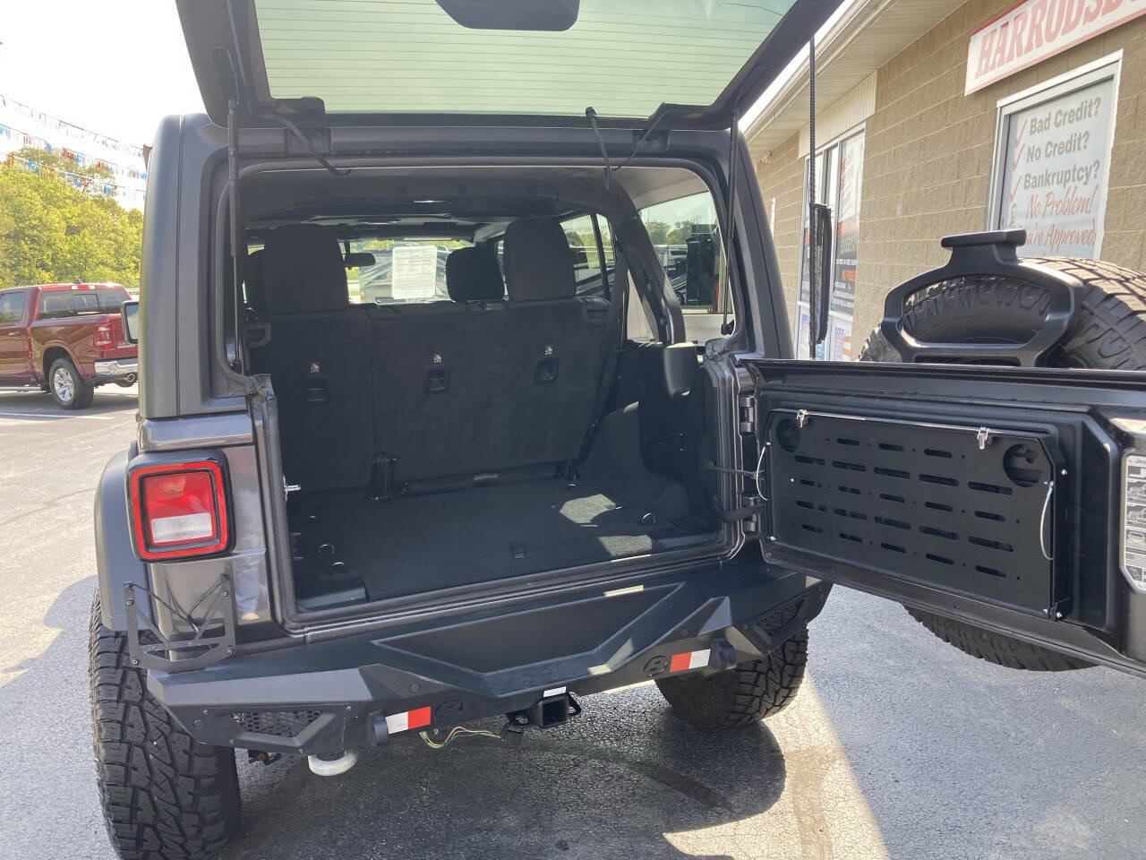 Used 2018 Jeep Wrangler Unlimited Sport S image 8