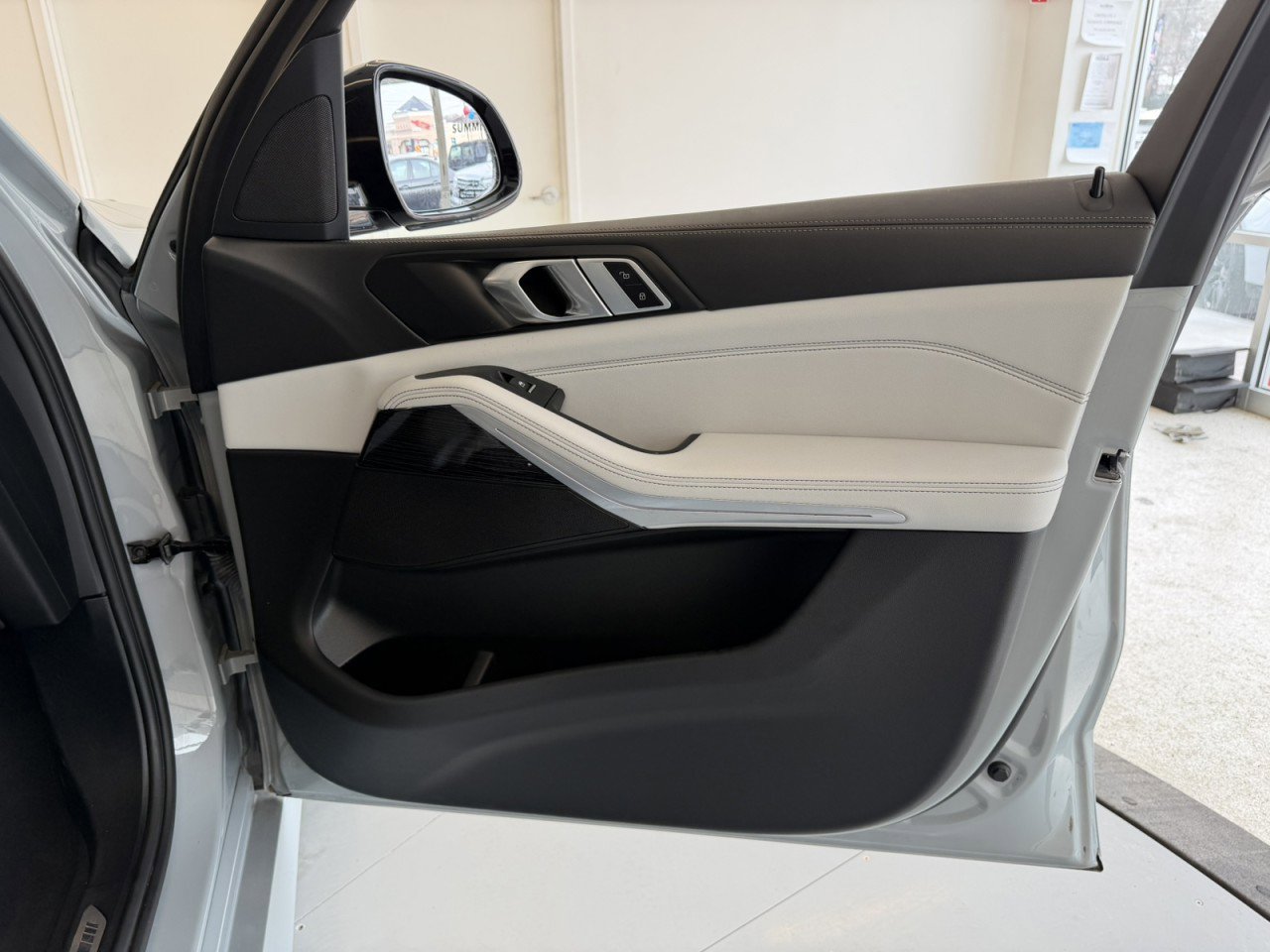 Used 2024 BMW X5 xDrive40i w/ M Sport Package image 42