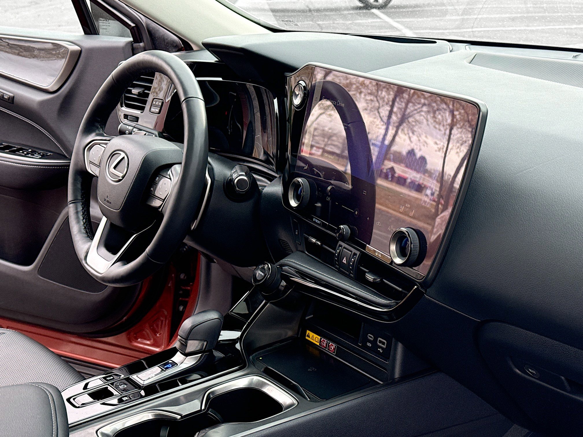 Used 2025 Lexus NX 350h AWD w/ Premium Package image 5