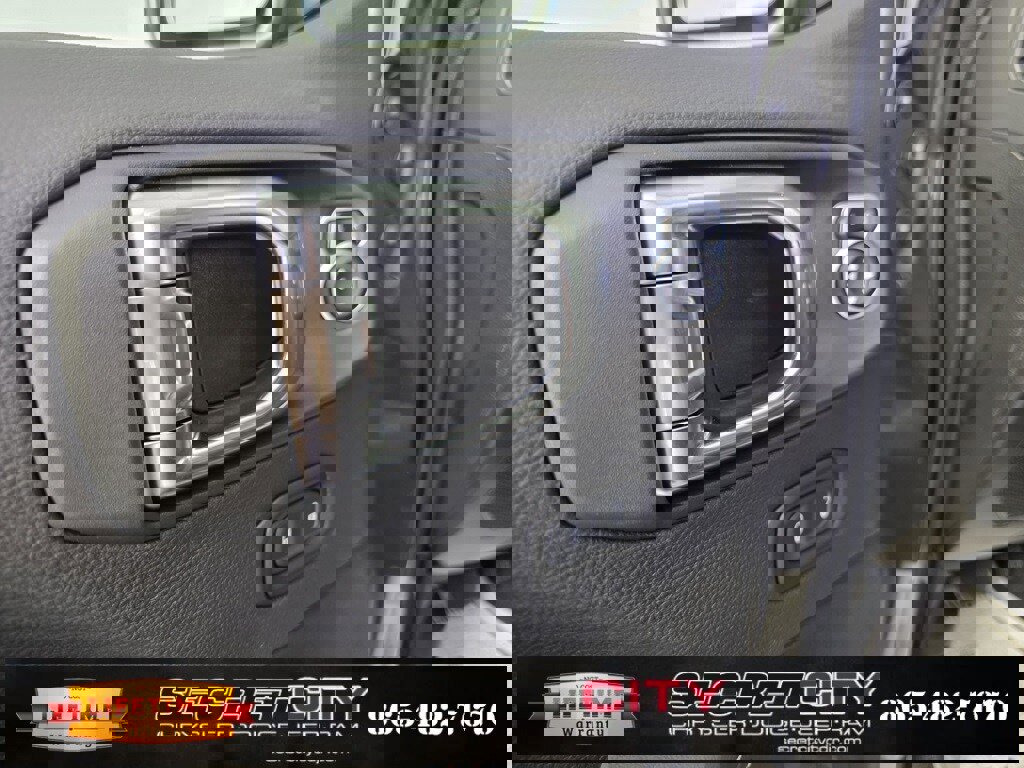 New 2025 Jeep Wrangler Unlimited Sahara image 12