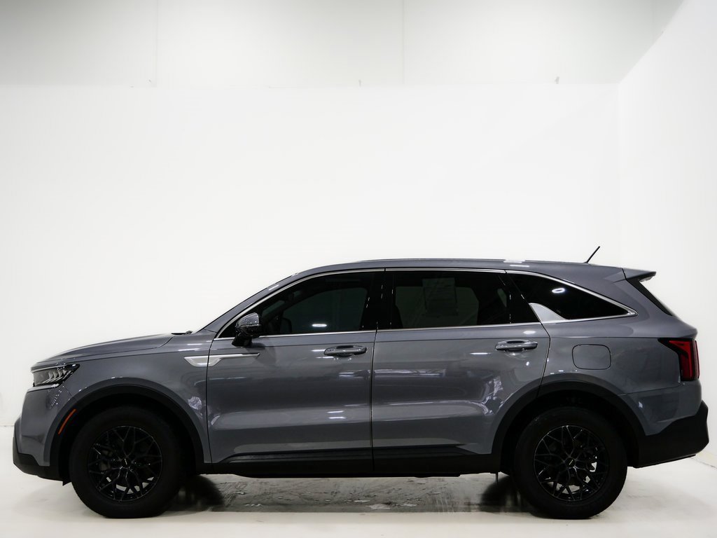 Used 2023 Kia Sorento LX image 5