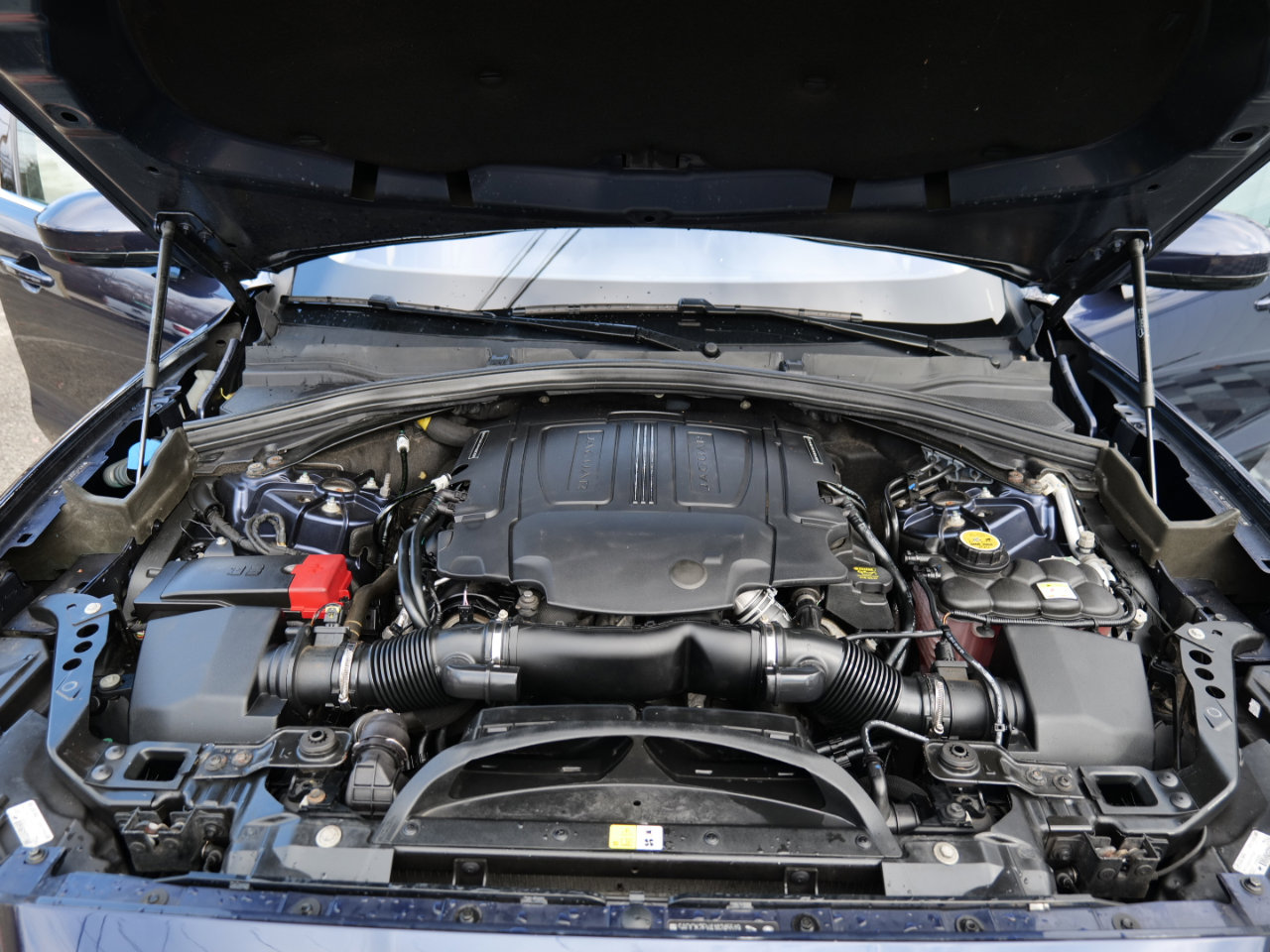 Used 2018 Jaguar F-PACE Prestige image 51