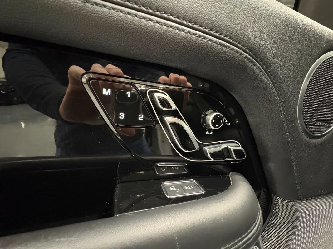 Used 2019 Land Rover Range Rover HSE image 30