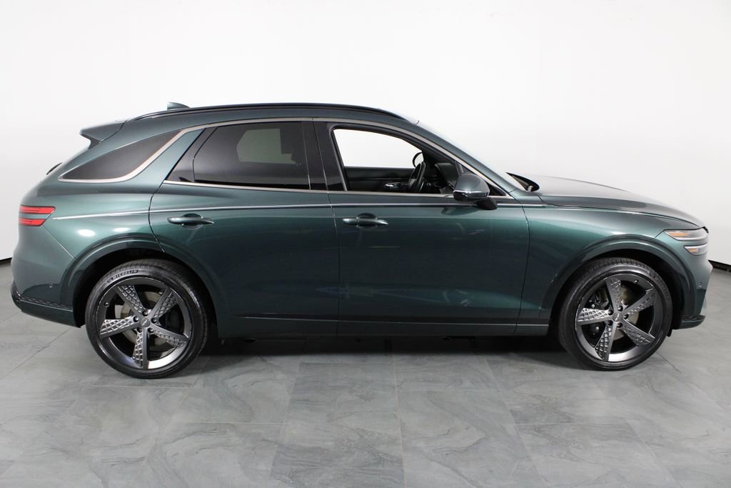 Used 2024 Genesis GV70 3.5T Sport w/ Sport Advanced Package AWD/4WD image 13